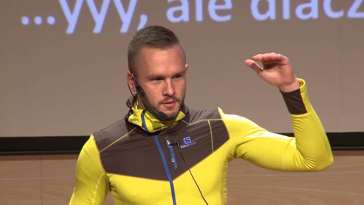 Jakub Krzyżak na scenie TEDxGdynia